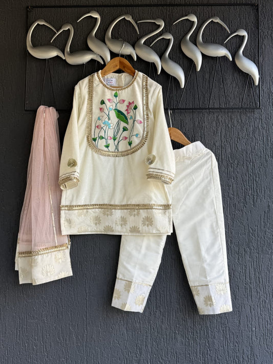 White velvet lotus emb kurta set