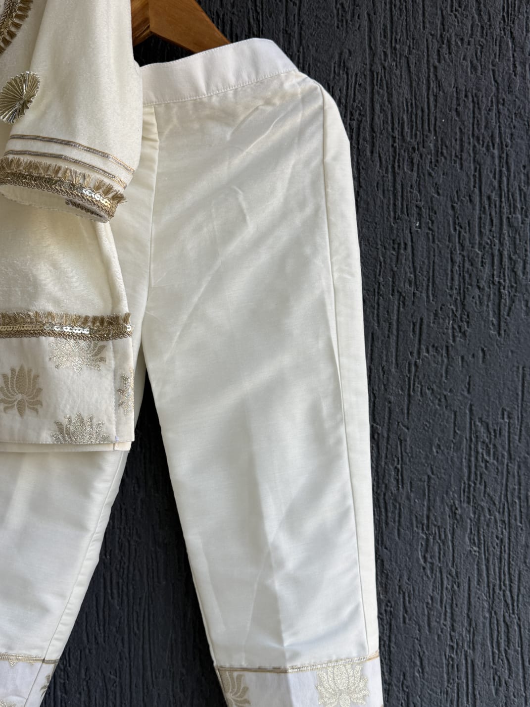 White velvet lotus emb kurta set