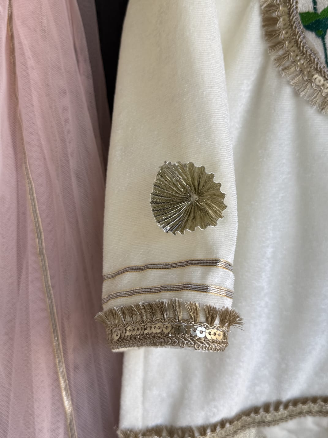White velvet lotus emb kurta set