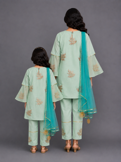 Leaf Embroidered Kurta Pants with embroidered net dupatta