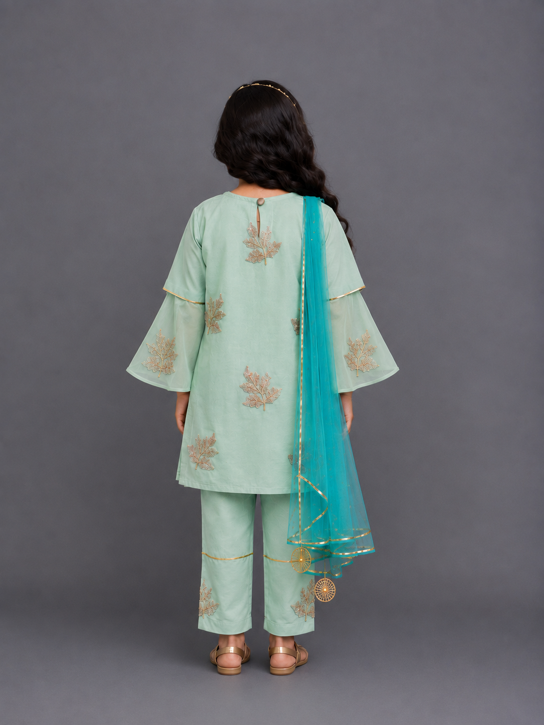 Leaf Embroidered Kurta Pants with embroidered net dupatta