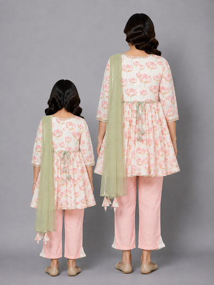Offwhite Peach Lotus print kurta  set
