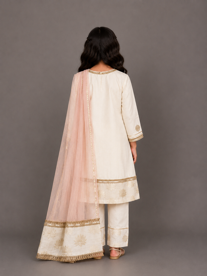 White Velvet Lotus Embroidery Kurta set