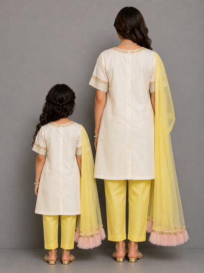 0ff white 3D flower kurta set