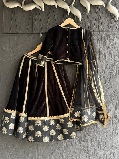 Black Velvet Lehnga (Bua Ki Shaadi )
