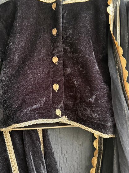 Black Velvet Lehnga (Bua Ki Shaadi )