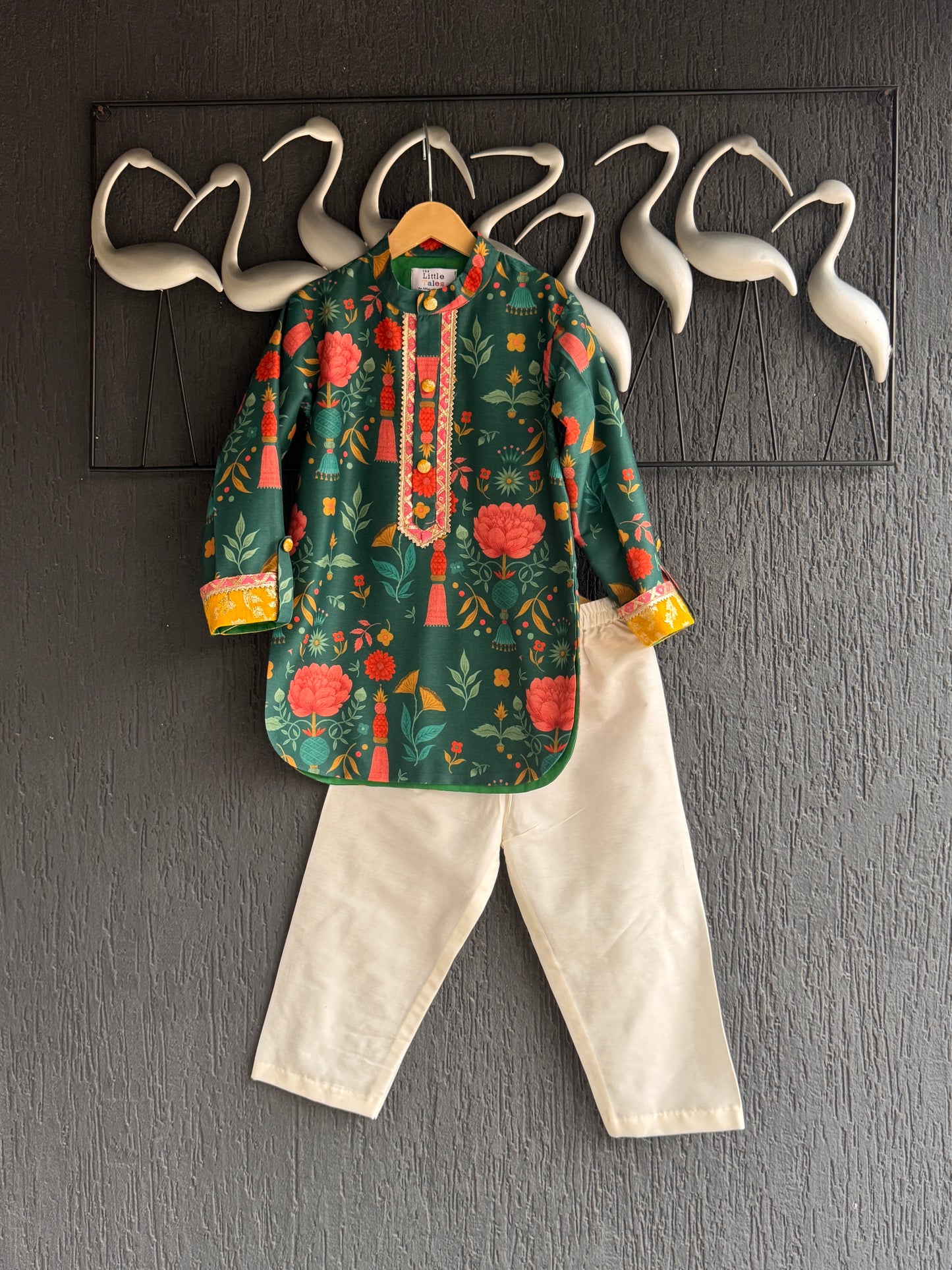 Green mugal print kurta set