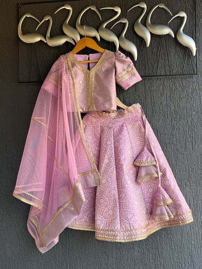 Lavendar Brocade lehnga set