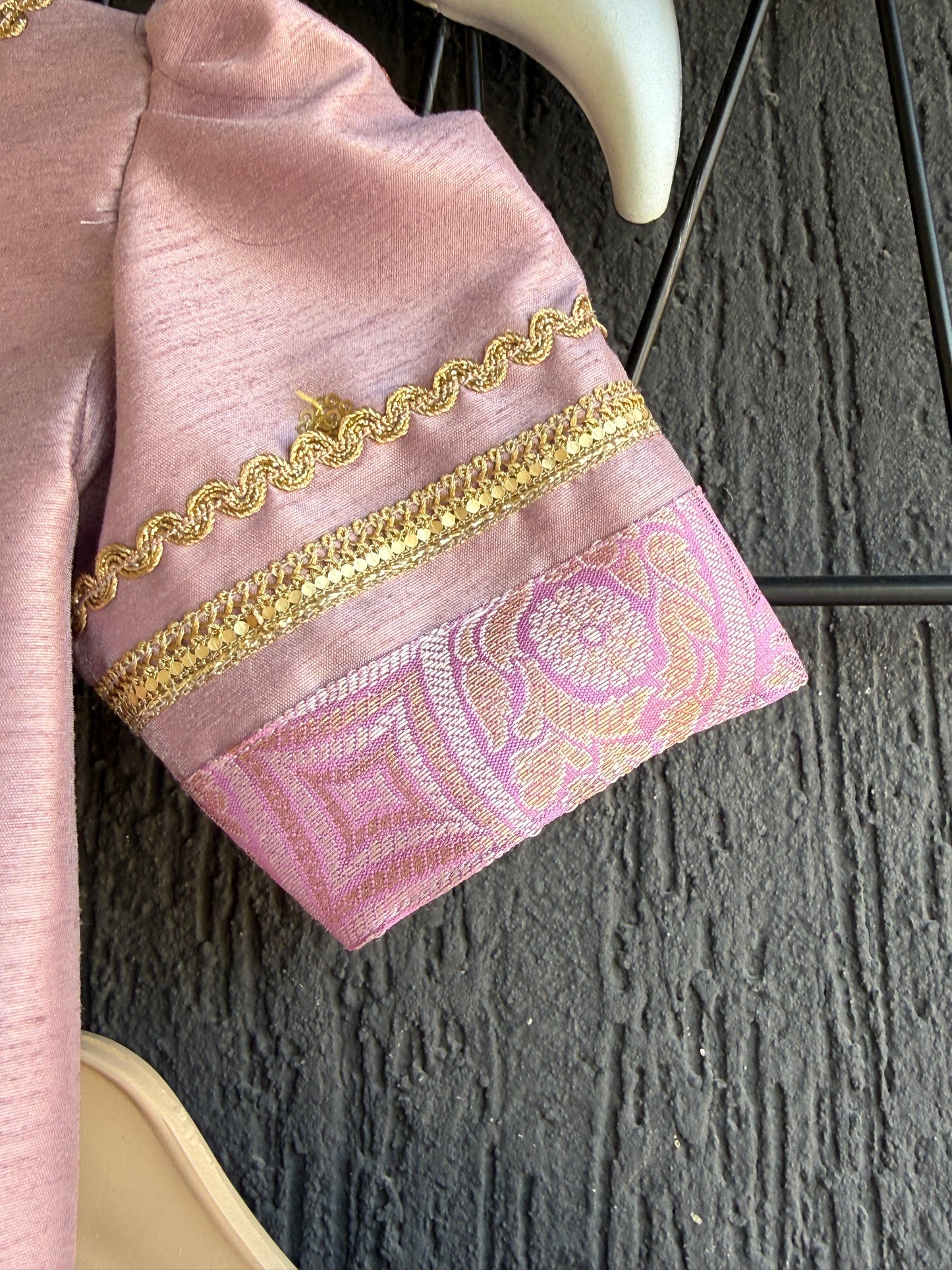Lavendar Brocade lehnga set
