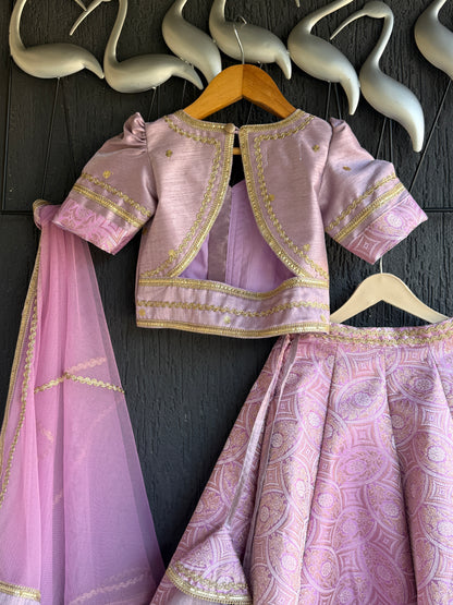 Lavendar Brocade lehnga set
