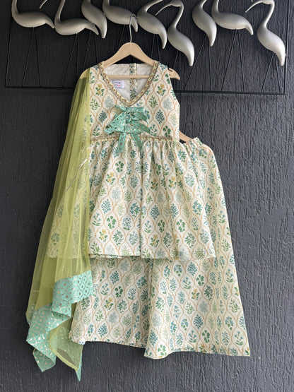 Off White Green Printed Bow Kurta set