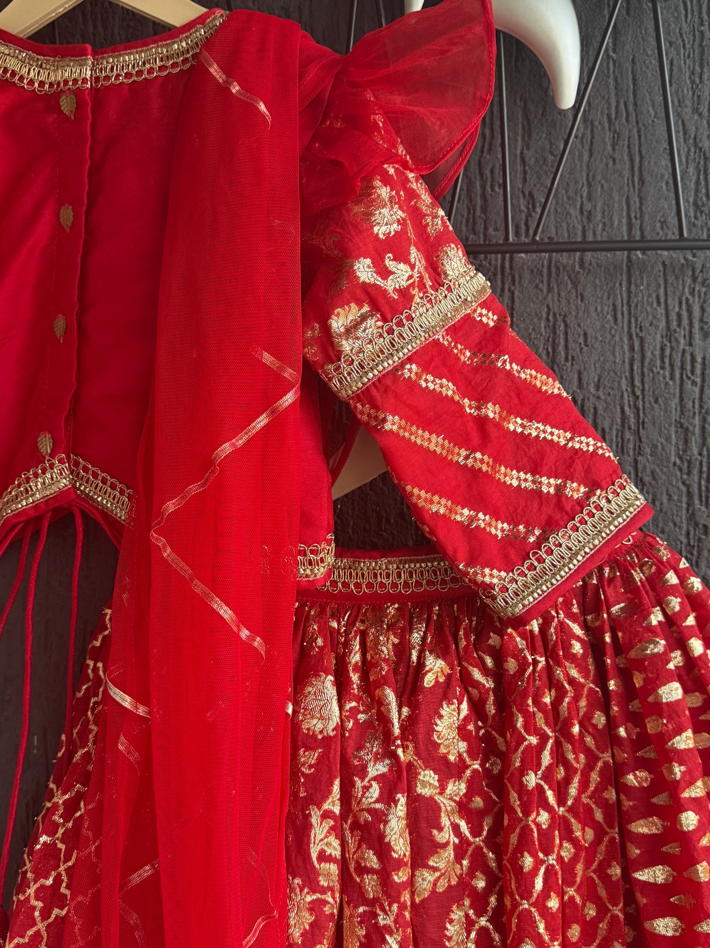 Red Chanderi attached dupatta lehnga set  (MAMA KI SHAADI)