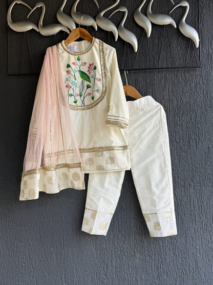 White velvet lotus emb kurta set